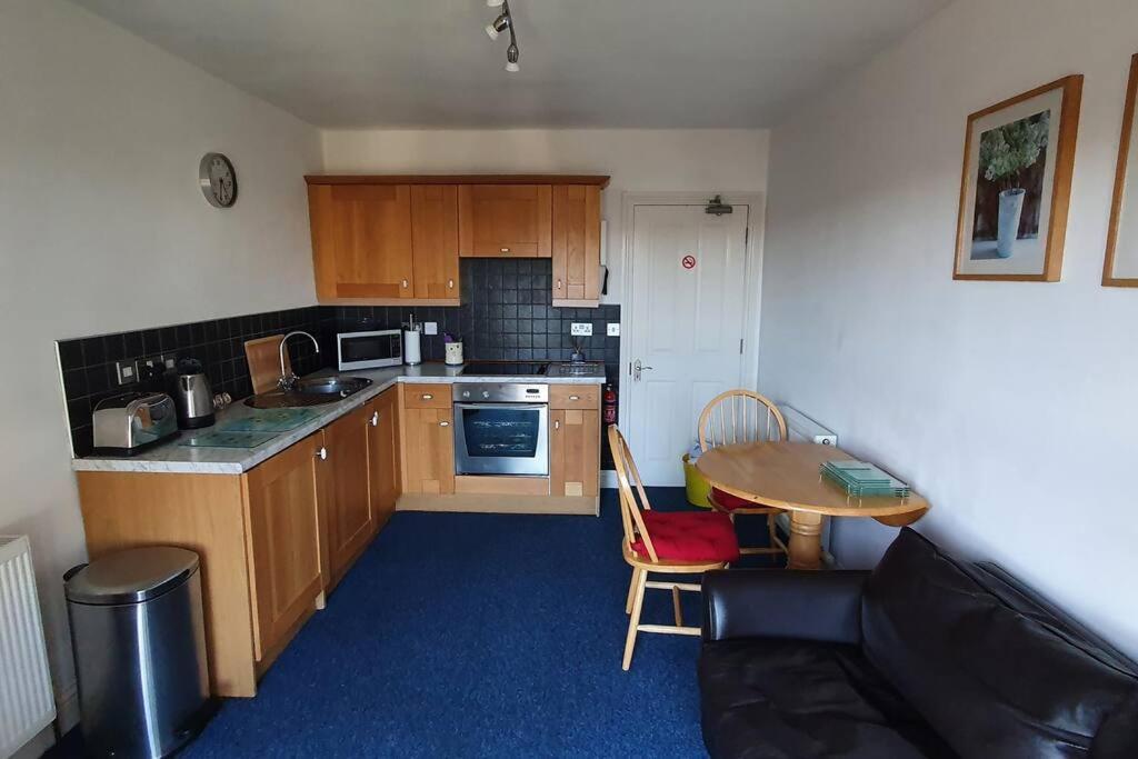 Stylish, Comfortable Apartment With Balcony Plymouth Zewnętrze zdjęcie